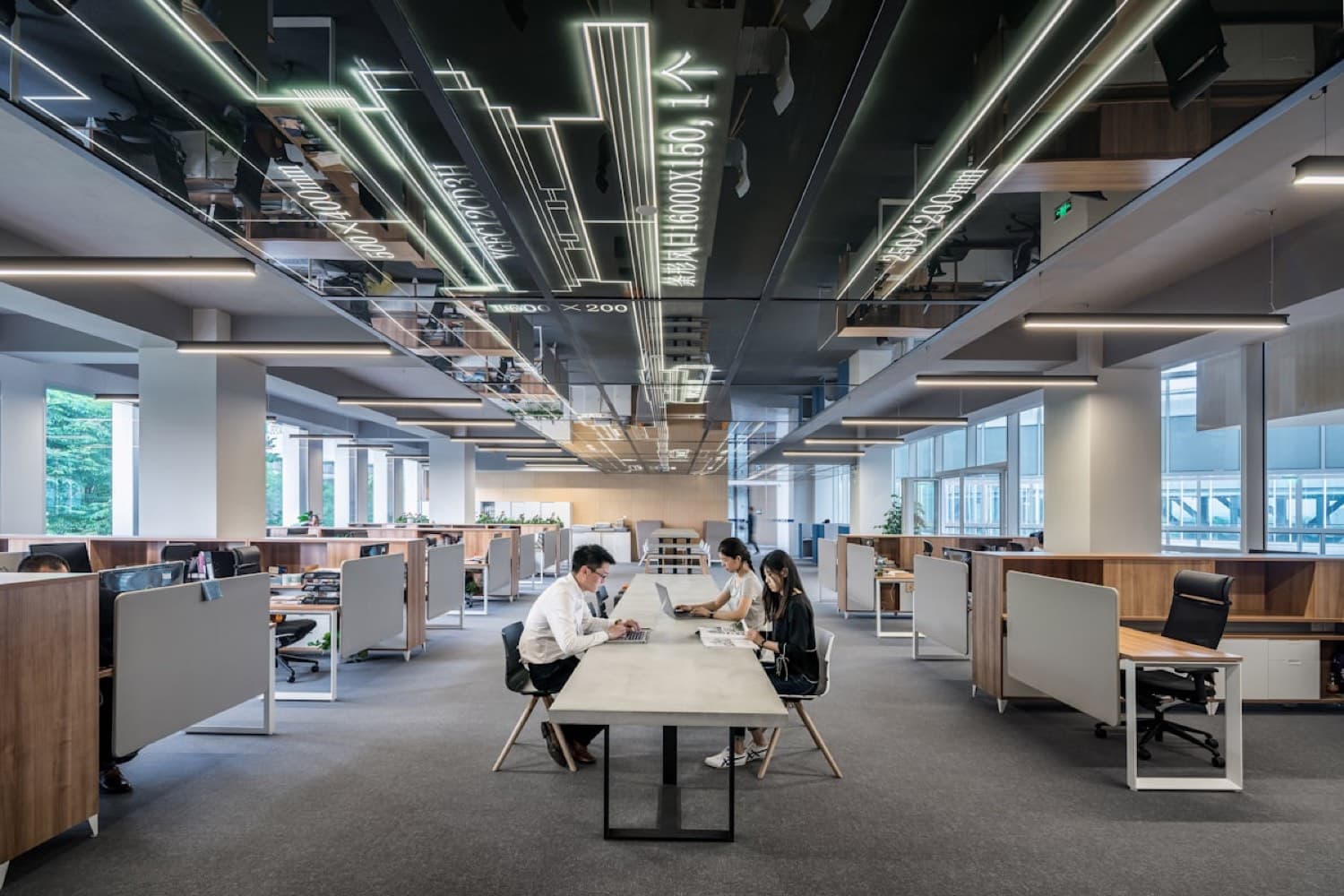 Team in a modern office during a corporate Amazon training